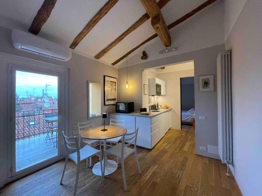 Romantic Attic Room With Panoramic View โบโลญญา ภายนอก รูปภาพ